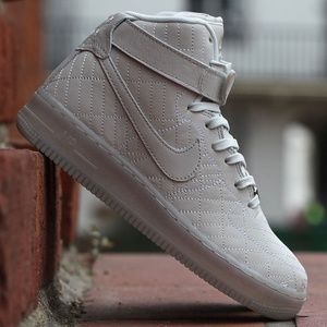 Nike WMNS Air Force 1 High “New York”
